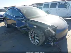 5YJ3E1EB1JF083326 2018 TESLA MODEL 3