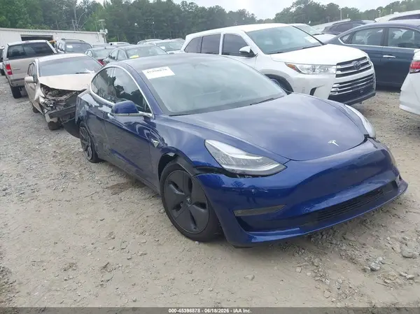 5YJ3E1EB1JF086081 2018 TESLA MODEL 3 - Image 1