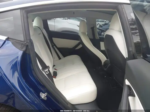 5YJ3E1EB1JF086081 2018 TESLA MODEL 3 - Image 8