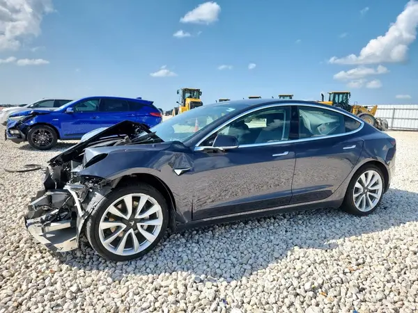 5YJ3E1EB1JF087327 2018 TESLA MODEL 3 - Image 1