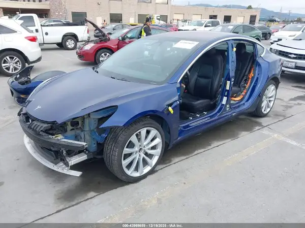 5YJ3E1EB1JF088199 2018 TESLA MODEL 3 - Image 2