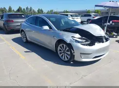 5YJ3E1EB1JF091085 2018 TESLA MODEL 3