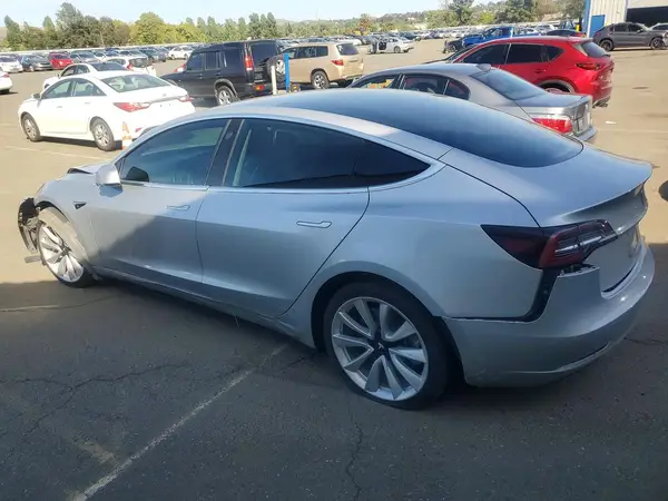 5YJ3E1EB1JF091300 2018 TESLA MODEL 3 - Image 2