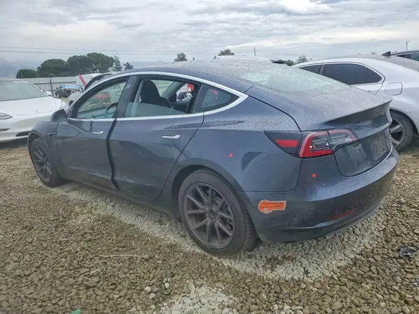 5YJ3E1EB1JF093290 2018 TESLA MODEL 3 - Image 2