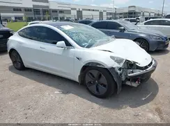 5YJ3E1EB1JF094875 2018 TESLA MODEL 3