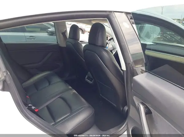 5YJ3E1EB1JF094875 2018 TESLA MODEL 3 - Image 8