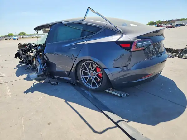 5YJ3E1EB1JF096061 2018 TESLA MODEL 3 - Image 2