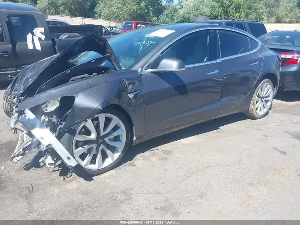 5YJ3E1EB1JF097226 2018 TESLA MODEL 3 - Image 2