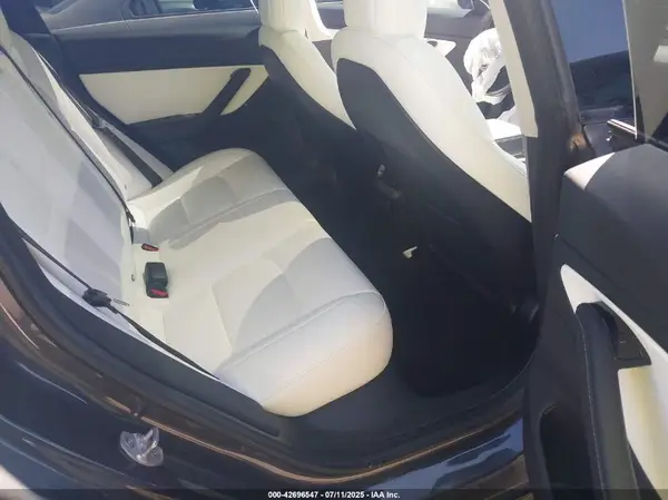 5YJ3E1EB1JF097226 2018 TESLA MODEL 3 - Image 8