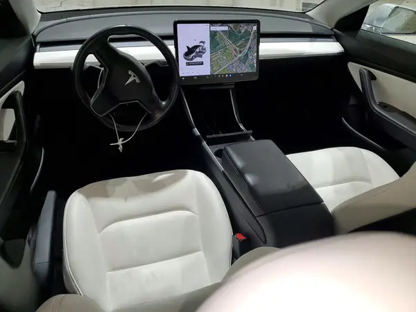 5YJ3E1EB1JF097257 2018 TESLA MODEL 3 - Image 8