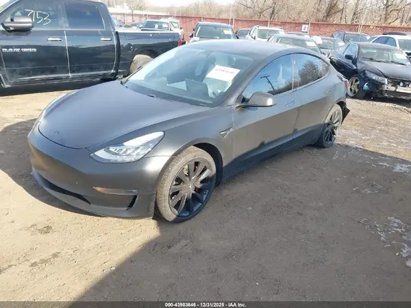5YJ3E1EB1JF097680 2018 TESLA MODEL 3 - Image 2