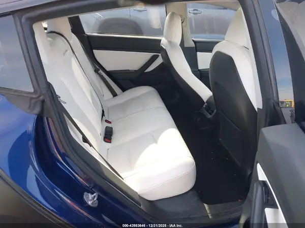 5YJ3E1EB1JF097680 2018 TESLA MODEL 3 - Image 8