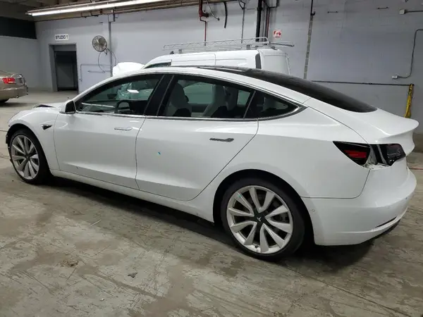 5YJ3E1EB1JF097954 2018 TESLA MODEL 3 - Image 2