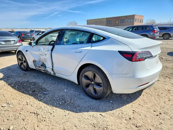 5YJ3E1EB1JF099977 2018 TESLA MODEL 3 - Image 2