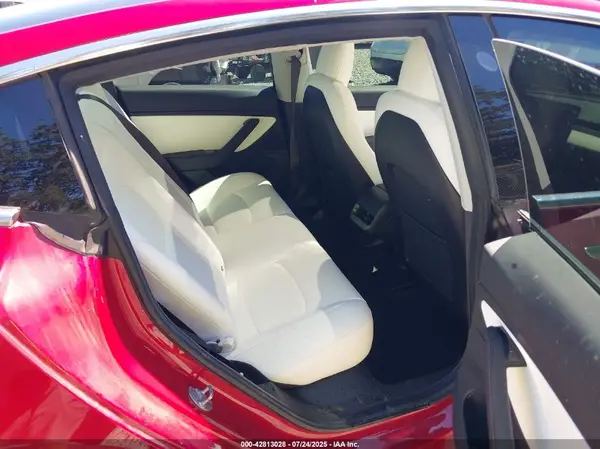 5YJ3E1EB1JF100688 2018 TESLA MODEL 3 - Image 8