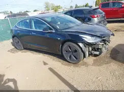 5YJ3E1EB1JF103137 2018 TESLA MODEL 3