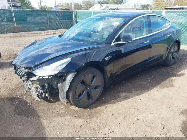 5YJ3E1EB1JF103137 2018 TESLA MODEL 3 - Image 2
