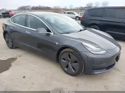 5YJ3E1EB1JF103820 2018 TESLA MODEL 3