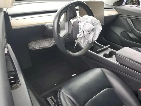 5YJ3E1EB1JF108435 2018 TESLA MODEL 3 - Image 8