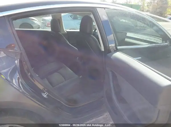 5YJ3E1EB1JF110816 2018 TESLA MODEL 3 - Image 8