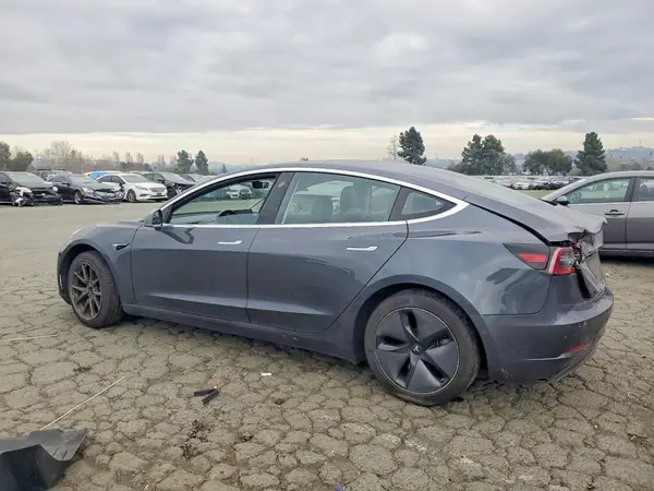 5YJ3E1EB1JF112405 2018 TESLA MODEL 3 - Image 2
