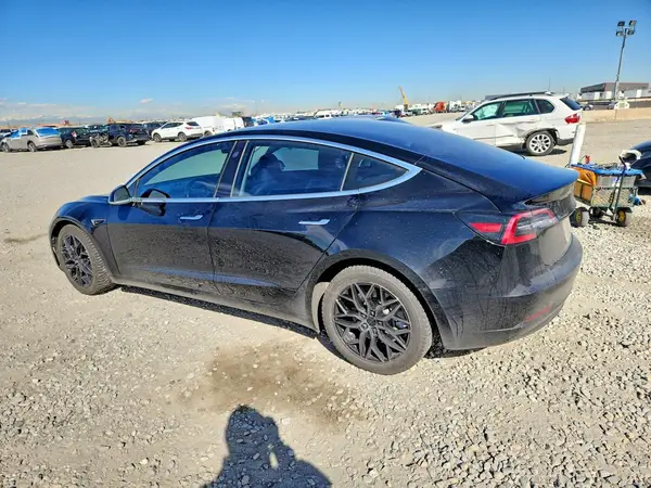 5YJ3E1EB1JF113084 2018 TESLA MODEL 3 - Image 2