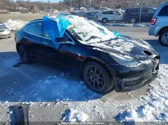 5YJ3E1EB1JF113554 2018 TESLA MODEL 3