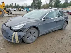5YJ3E1EB1JF113697 2018 TESLA MODEL 3