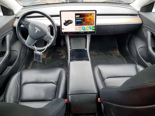 5YJ3E1EB1JF113697 2018 TESLA MODEL 3 - Image 8