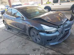 5YJ3E1EB1JF113845 2018 TESLA MODEL 3
