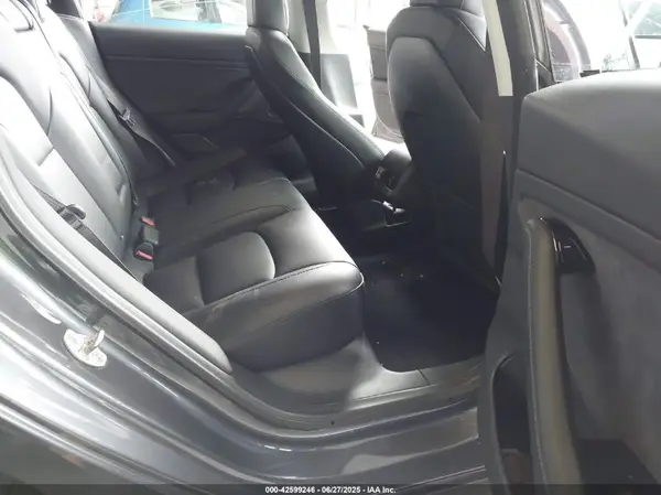 5YJ3E1EB1JF113988 2018 TESLA MODEL 3 - Image 8