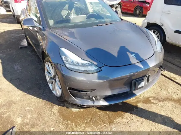 2018 TESLA MODEL 3 auction photo 6