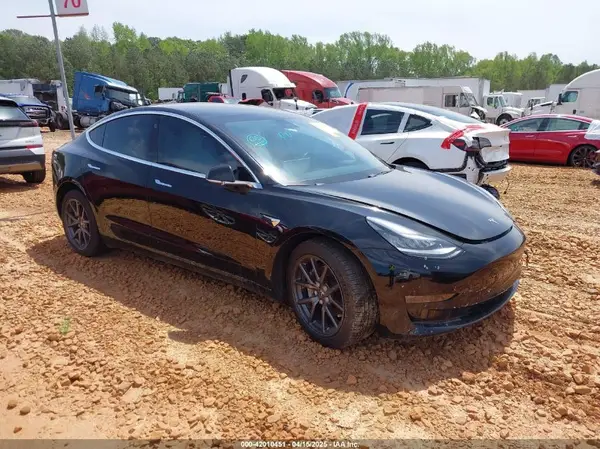 5YJ3E1EB1JF122786 2018 TESLA MODEL 3 - Image 1