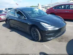 5YJ3E1EB1JF127227 2018 TESLA MODEL 3