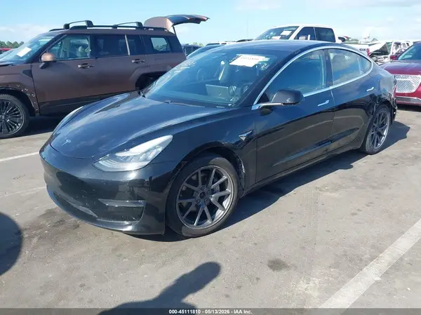 5YJ3E1EB1JF127227 2018 TESLA MODEL 3 - Image 2