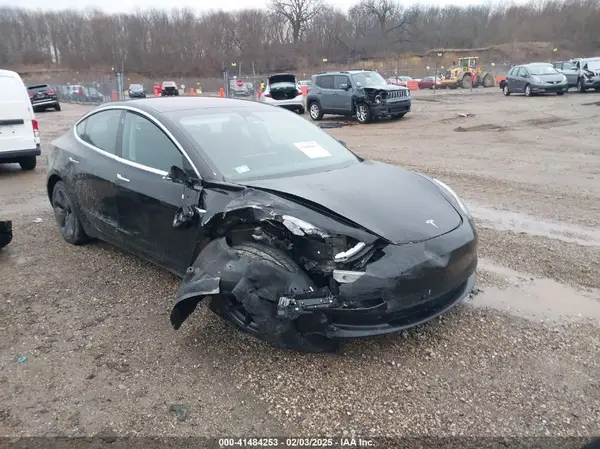 5YJ3E1EB1JF127289 2018 TESLA MODEL 3 - Image 1