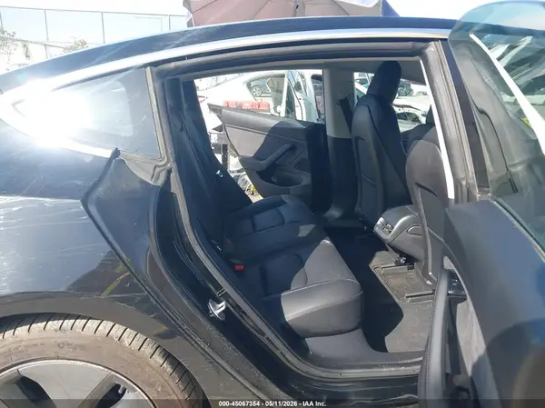 5YJ3E1EB1JF127910 2018 TESLA MODEL 3 - Image 8