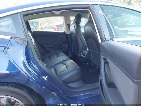 5YJ3E1EB1JF130709 2018 TESLA MODEL 3 - Image 8