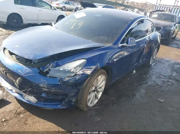 5YJ3E1EB1JF133979 2018 TESLA MODEL 3 - Image 2
