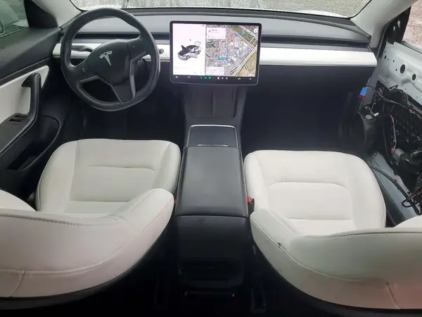 5YJ3E1EB1JF135568 2018 TESLA MODEL 3 - Image 8
