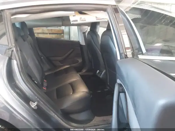 5YJ3E1EB1JF144495 2018 TESLA MODEL 3 - Image 8