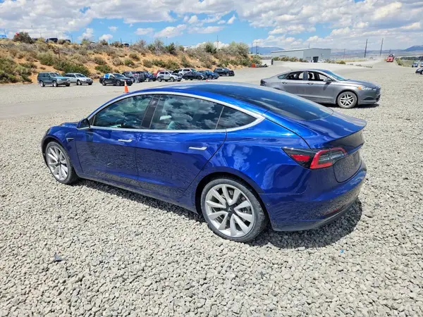 5YJ3E1EB1JF147753 2018 TESLA MODEL 3 - Image 2
