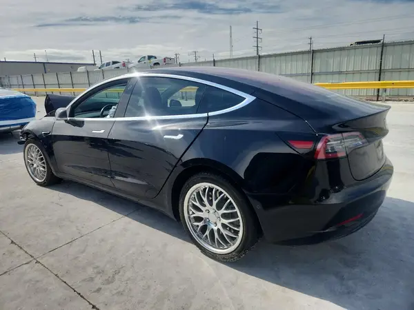 5YJ3E1EB1JF178534 2018 TESLA MODEL 3 - Image 2