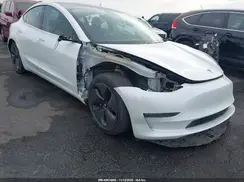 5YJ3E1EB1JF181496 2018 TESLA MODEL 3