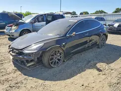 5YJ3E1EB1JF182096 2018 TESLA MODEL 3
