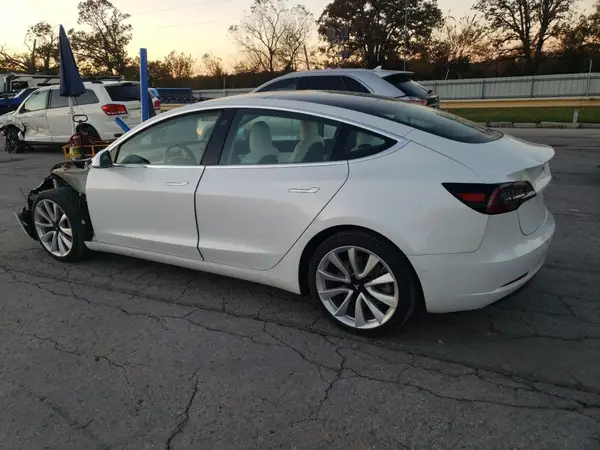 5YJ3E1EB1JF183149 2018 TESLA MODEL 3 - Image 2