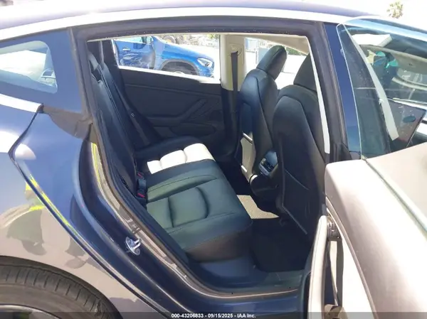 5YJ3E1EB1JF183216 2018 TESLA MODEL 3 - Image 8