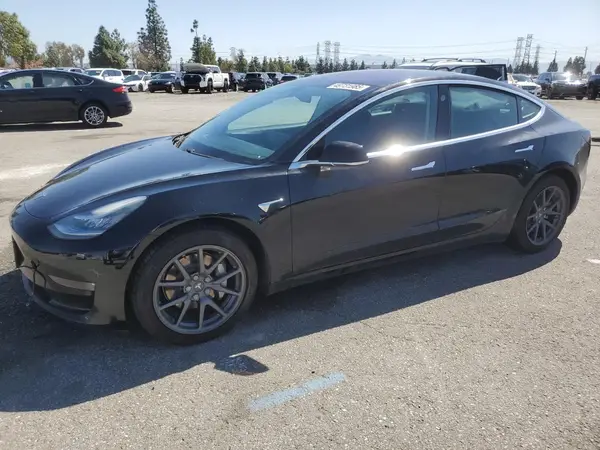 5YJ3E1EB1JF183653 2018 TESLA MODEL 3 - Image 1