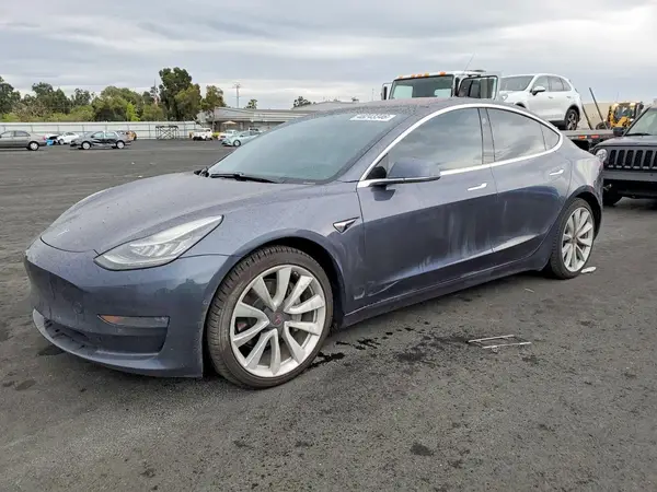 5YJ3E1EB1JF185015 2018 TESLA MODEL 3 - Image 1
