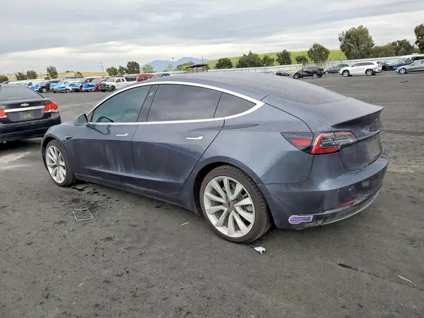 5YJ3E1EB1JF185015 2018 TESLA MODEL 3 - Image 2